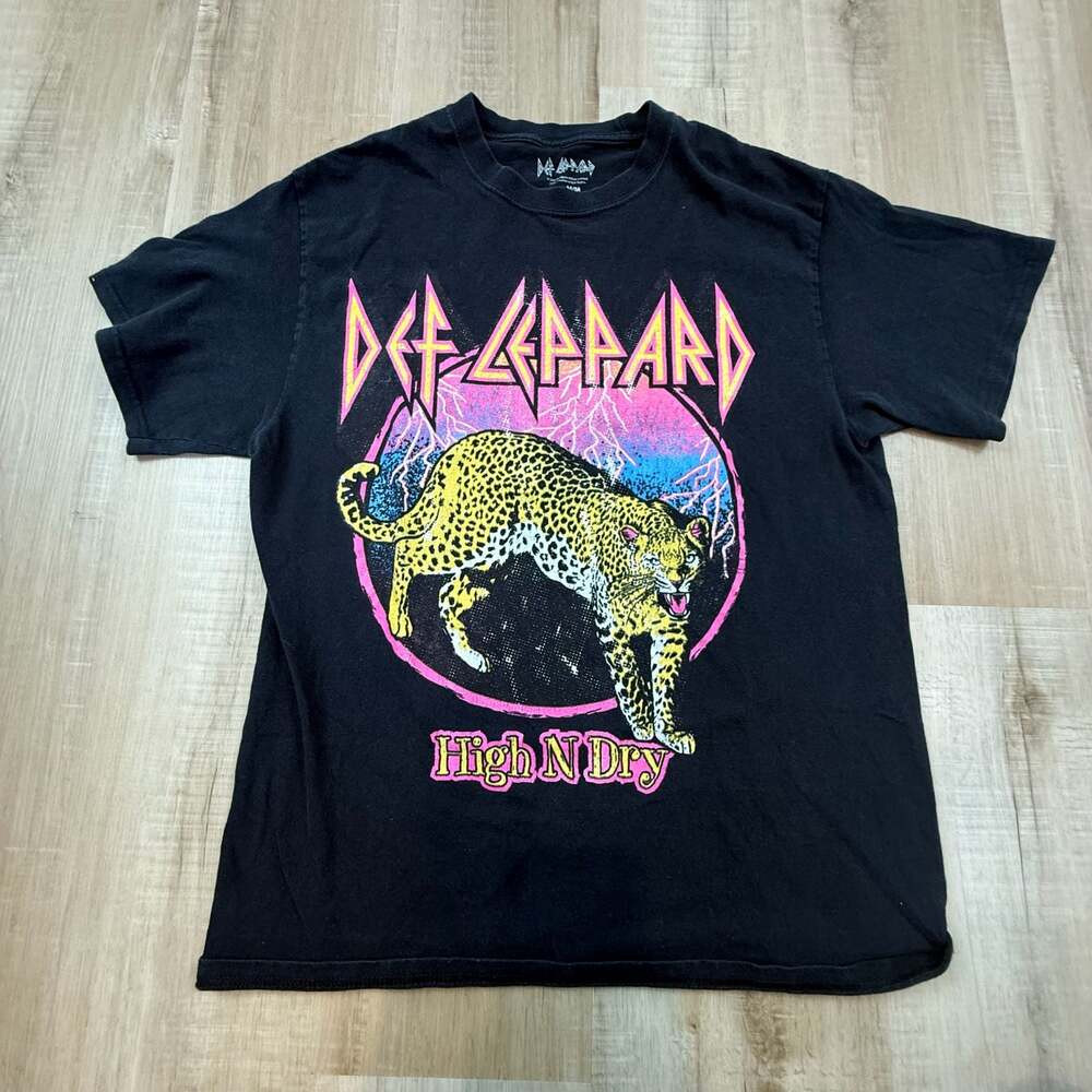 Def Leppard High 'N' Dry Graphic T-Shirt Size M